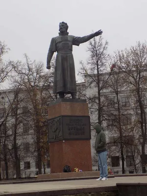 Памятники в нижнем новгороде фото фотографии