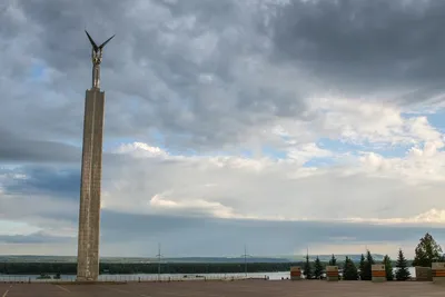 Наследие и наставничество»: в Самаре открыли памятник медицинским работникам