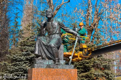 Памятники в Смоленске моют специальным шампунем | ЖКХ | ОБЩЕСТВО | АиФ  Смоленск