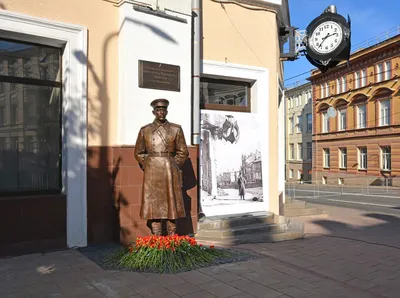 В Смоленске памятник Пржевальскому появился на улице Дзержинского