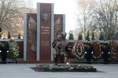 Памятник А. Твардовскому и В. Теркину, Смоленск: лучшие советы перед  посещением - Tripadvisor