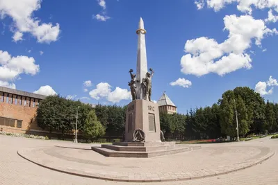 Памятник «Защитникам и освободителям Смоленска» - фото, описание