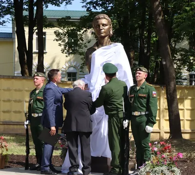 Памятник Лопатину, описание, фото, адрес. Памятники Смоленска -  VisitSmolensk.ru