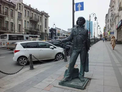 Памятники Владивостока готовят к Дню Победы