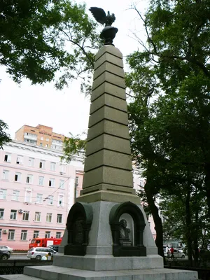 Не в привычном образе»: Памятник Арсеньеву открыли во Владивостоке — ДВ  Капитал