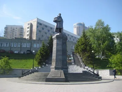 В мэрии Владивостока определили сроки реставрации памятника на центральной  площади - KP.RU