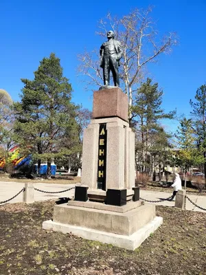 Памятник В. В. Маяковскому в Вологде