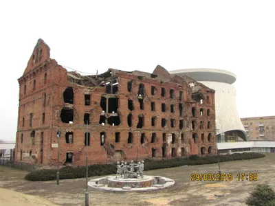 Фото сделано 30.08.2015 г.Волгоград, центральный район, территория музея \" Панорама сталинградской битвы\". фотография Stock | Adobe Stock