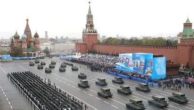 Парад Победы начался на Красной площади в Москве — Общественное Радио  Армении