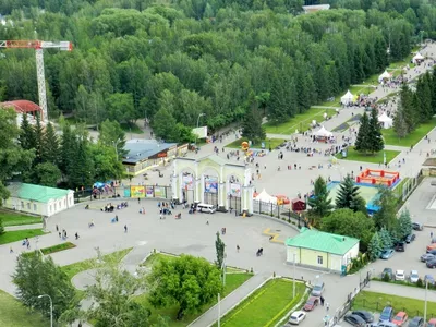 В ЦПКиО Екатеринбурга открыли 10 аттракционов | Уральский меридиан