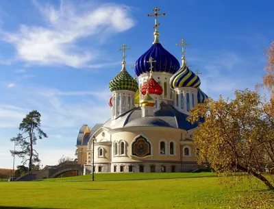 Весна в Переделкино / Москва Переделкино Храм святого князя Игоря  Черниговского