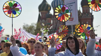 1 мая на картинах художников. Каким праздник видели художники? Празднования  на полотнах.