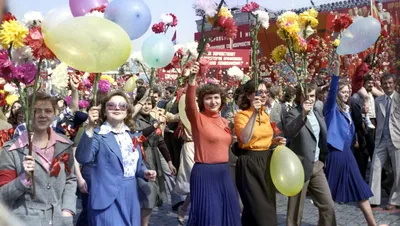 Плакаты, листовки, флаги – вспоминаем советскую атрибутику 1 Мая