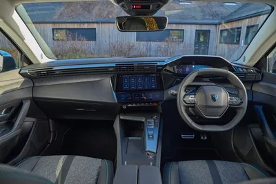 Peugeot 408 (2024) interior