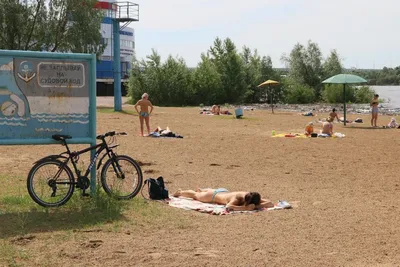 Бассейн, пляж или экстремальный парк: где в Омске можно пережить жару -  Новости Омска - om1.ru