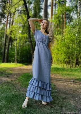 Фотография женского платья с волнистым подолом