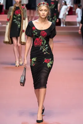 Стильные изображения платьев Dolce & Gabbana 2012