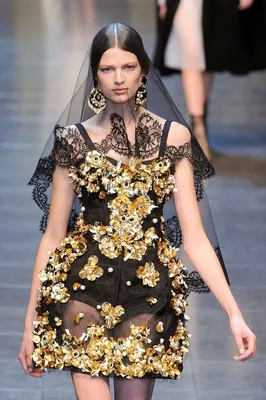 Фотографии платьев Dolce & Gabbana 2012 в черно-белом стиле