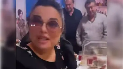 Наташа Королева в платье-бархате