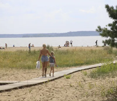 Жара в Новосибирске: 15 горячих фото с Бугринского пляжа