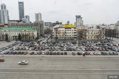 Ледовый городок на площади 1905 года в Екатеринбурге готов к открытию »  Вечерние ведомости