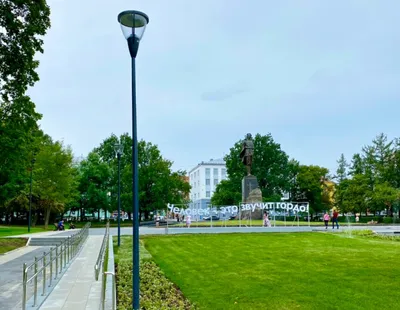 Нижегородцы и гости города смогли прогуляться по обновленной площади  Горького | Sobaka.ru