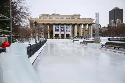 В Новосибирске разрешат парковаться на площади Ленина по ночам | Ведомости  законодательного собрания НСО