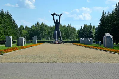 Файл:Парк Победы, Омск, 2016-08-06.jpg — Википедия