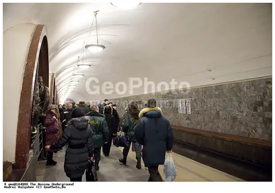 Подземные образы станции метро «Площадь Революции»