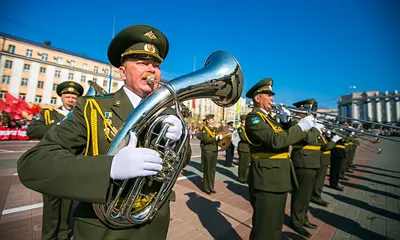 В Улан-Удэ неизвестный поджёг баннер на памятнике Ленину