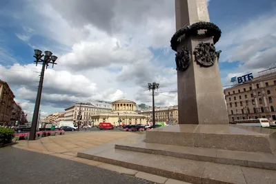 Второй вестибюль метро \"Площадь Восстания\" закрыли в Петербурге 28 февраля