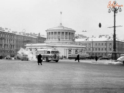 Фотографии Санкт-Петербург: Невский пр., д. 85, Центральный р-н Санкт- Петербурга - GradPetra. Вид с верхней площадки здания ТРЦ «Галерея» на  Лиговский проспект, Московский вокзал, площадь Восстания, ст. метро \"Площадь  Восстания\". фото март 2015