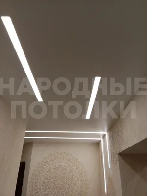 Натяжные потолки в коридоре, гостиной или прихожей фото Киев