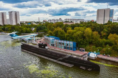 Дата смерти — август 2000 года. Гибель подводной лодки «Курск» и ее экипажа  стала самым долгим расследованием «Новой газеты» (Материал вышел впервые в  2000 году) — Новая газета