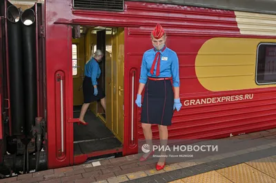 В Северную столицу прибыл первый туристический поезд \"Культурный Петербург\"  - РИА Новости, 19.07.2022