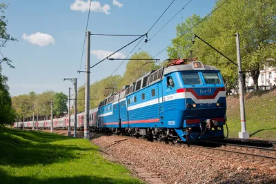 Я поднялся в вагон поезда на Москву и замер: - ЯПлакалъ