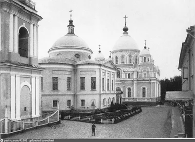 Покровский монастырь. Покровский и Воскресенский храмы - Retro photos