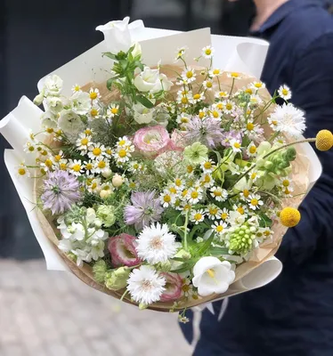 Купить Букет полевых цветов на День рождения 💐 в СПБ недорого с бесплатной  доставкой | Amsterdam Flowes