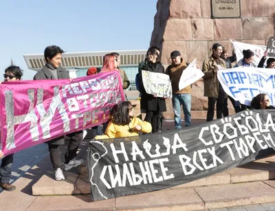 Политические партии обязали подавать отчеты для проверки НАПК. Читайте на  UKR.NET