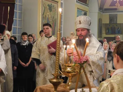 Господи помоги мне выжить среди этой смертной любви кружка двухцветная  (цвет: белый + красный) | Все футболки интернет магазин футболок.  Дизайнерские футболки, футболки The Mountain, Yakuza, Liquid Blue