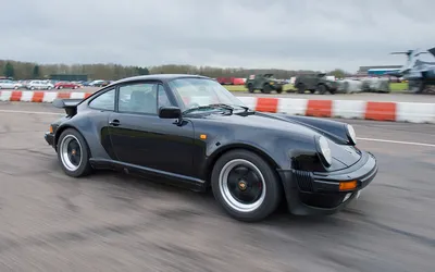 10 Things That Make The Porsche 911 A Truly Iconic Car