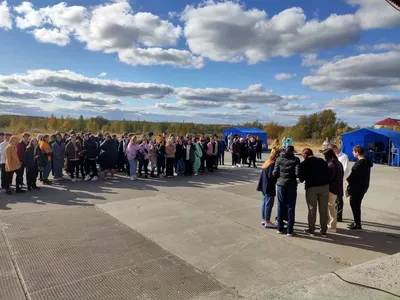 Полиция эвакуирует тюменцев в посёлке Молодежный | nashgorod.ru | Дзен