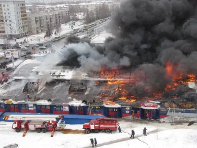 Число жертв пожара в торговом центре в Кемерове превысило 50 человек -  Ведомости