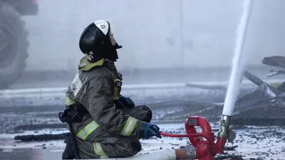 В Краснодаре на улице Тургенева остановились троллейбусы из-за пожара. 1  июля 2023 г. Кубанские новости