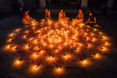 индийский фестиваль счастливый дивали с Diwali Props праздничный фон  праздничный праздник дивали приветствие векторная иллюстрация Иллюстрация  вектора - иллюстрации насчитывающей красивейшее, свободно: 231685221