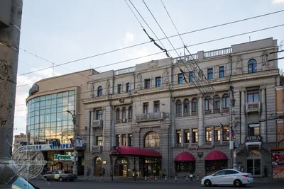 Воронеж. Музы на старой части кинотеатра \"Пролетарий\"