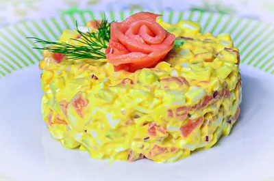 Вкусняшки - простые вкусные рецепты - Рыба, запечённая с помидорами и сыром  филе не жирной рыбы (у меня минтай) 600-700 гр. луковиц 1 шт. помидор 1 шт.  сметана 3-4 ст.л. чеснок 3-4