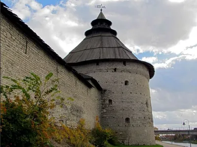 Картина \"Псков. Панорама с берега реки Великой\" 61х43 см, арт. 800806968 —  19800 руб. купить в каталоге интернет-магазина Лавка Подарков в Москве