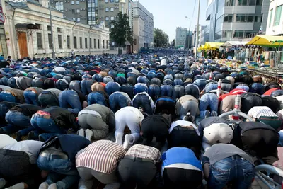 Russia Photos: Ramadan Ends in Moscow | Eurasianet