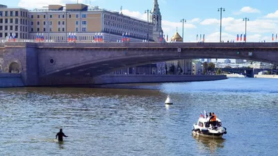 Для любителей купаться в Москве-реке | Пикабу